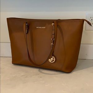 Michael Kors Saffiano Leather Jet Set Tote Bag